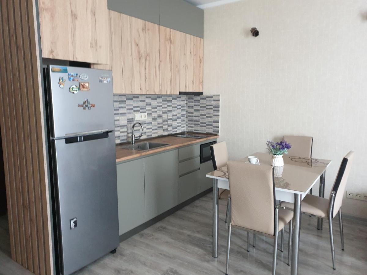 Lia'S Apartment In Orbi Batumi Exteriör bild