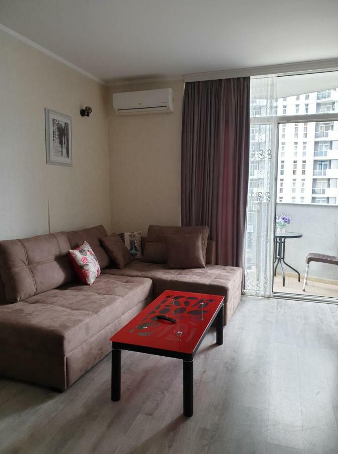 Lia'S Apartment In Orbi Batumi Exteriör bild